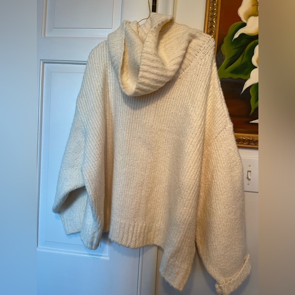 Beautiful knit Anthropology cream sweater - Picture 1 of 6